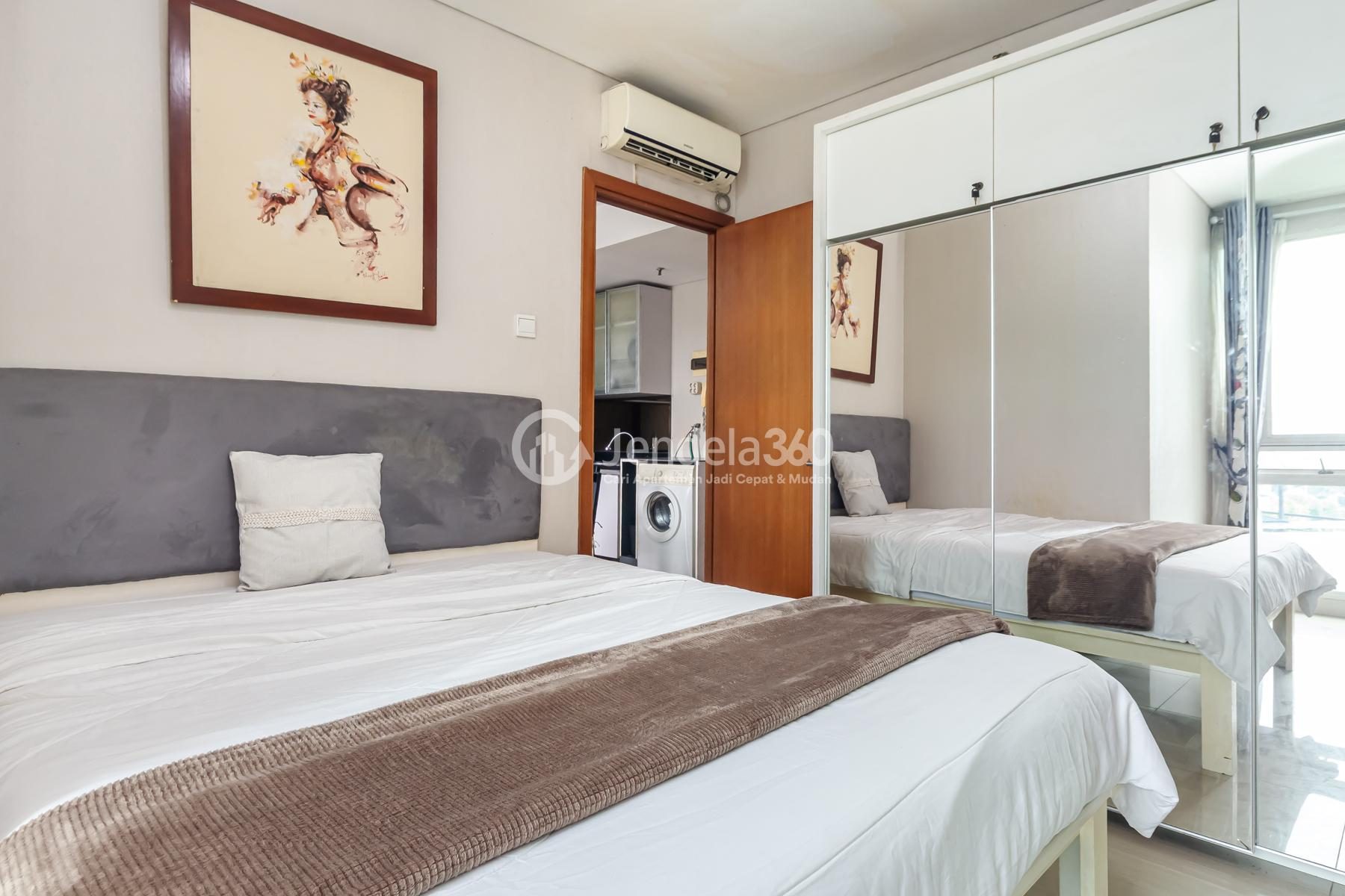 Kamar tidur — Low Floor 2BR Apartment with City View at Woodland Park Residence Kalibata